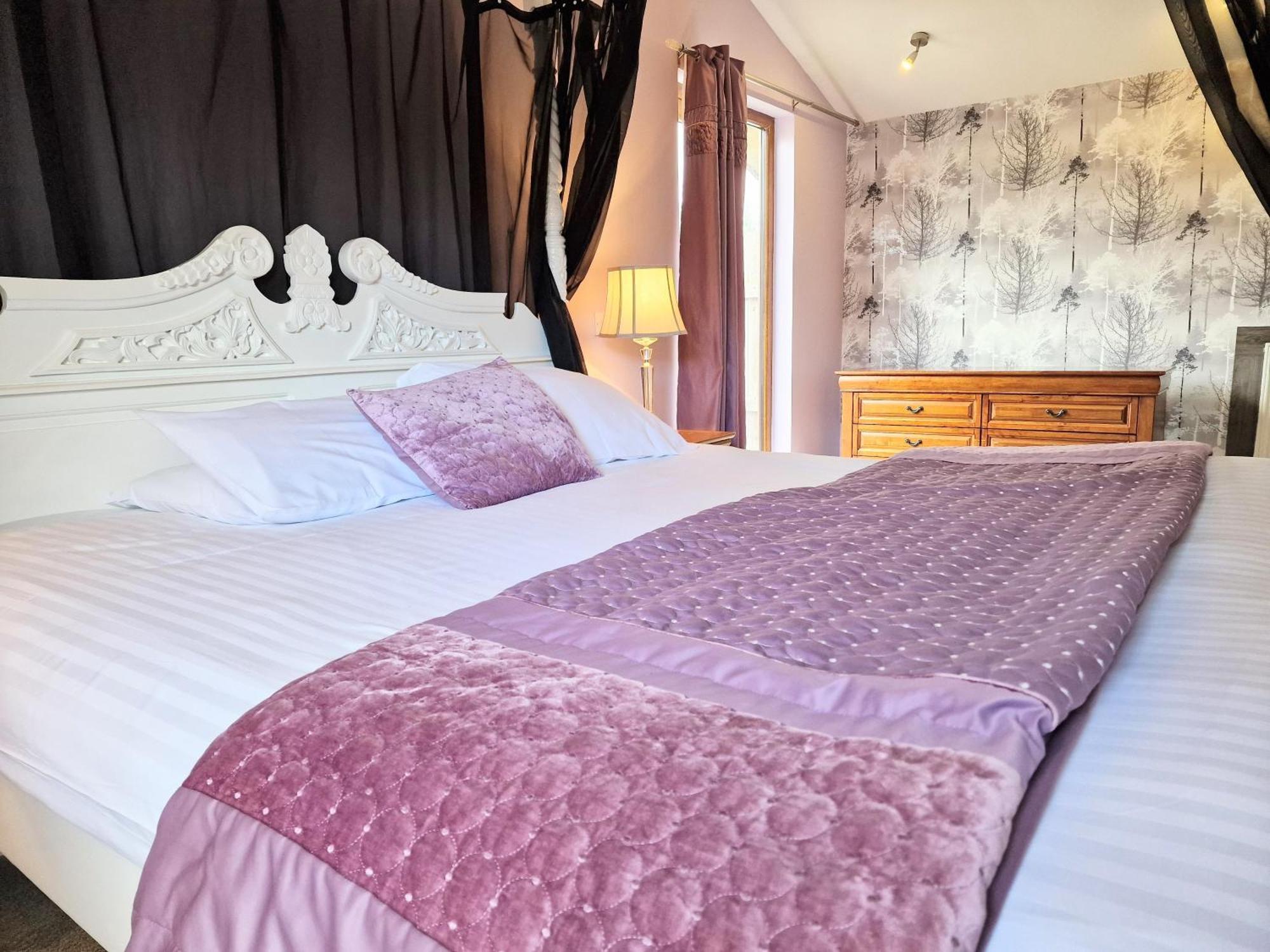 Villa Ochil 10 With Private Hot Tub - Fife - Loch Leven - Lomond Hills Kelty Exterior foto